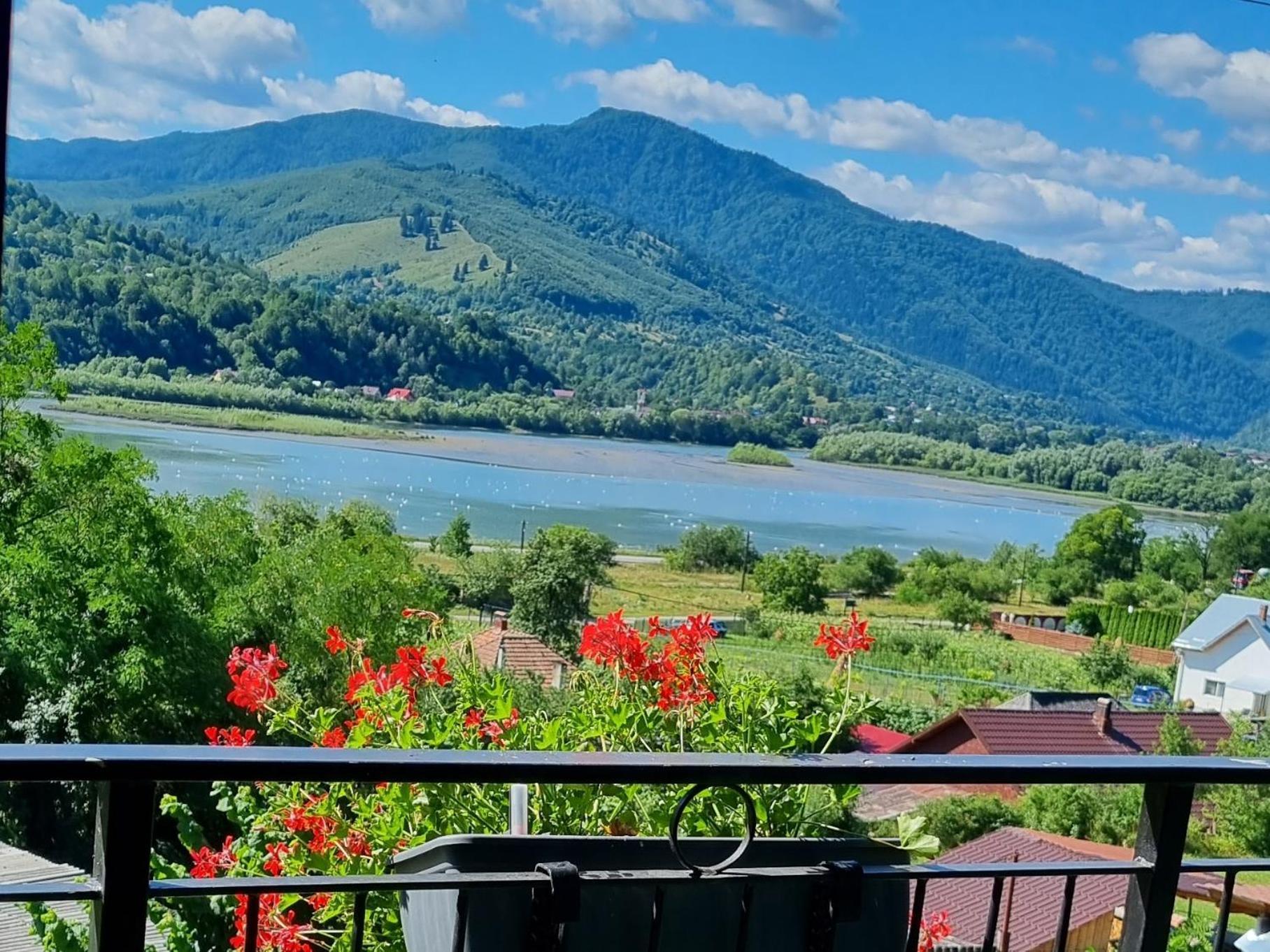 Casa Yla Villa Piatra Neamţ Exterior foto